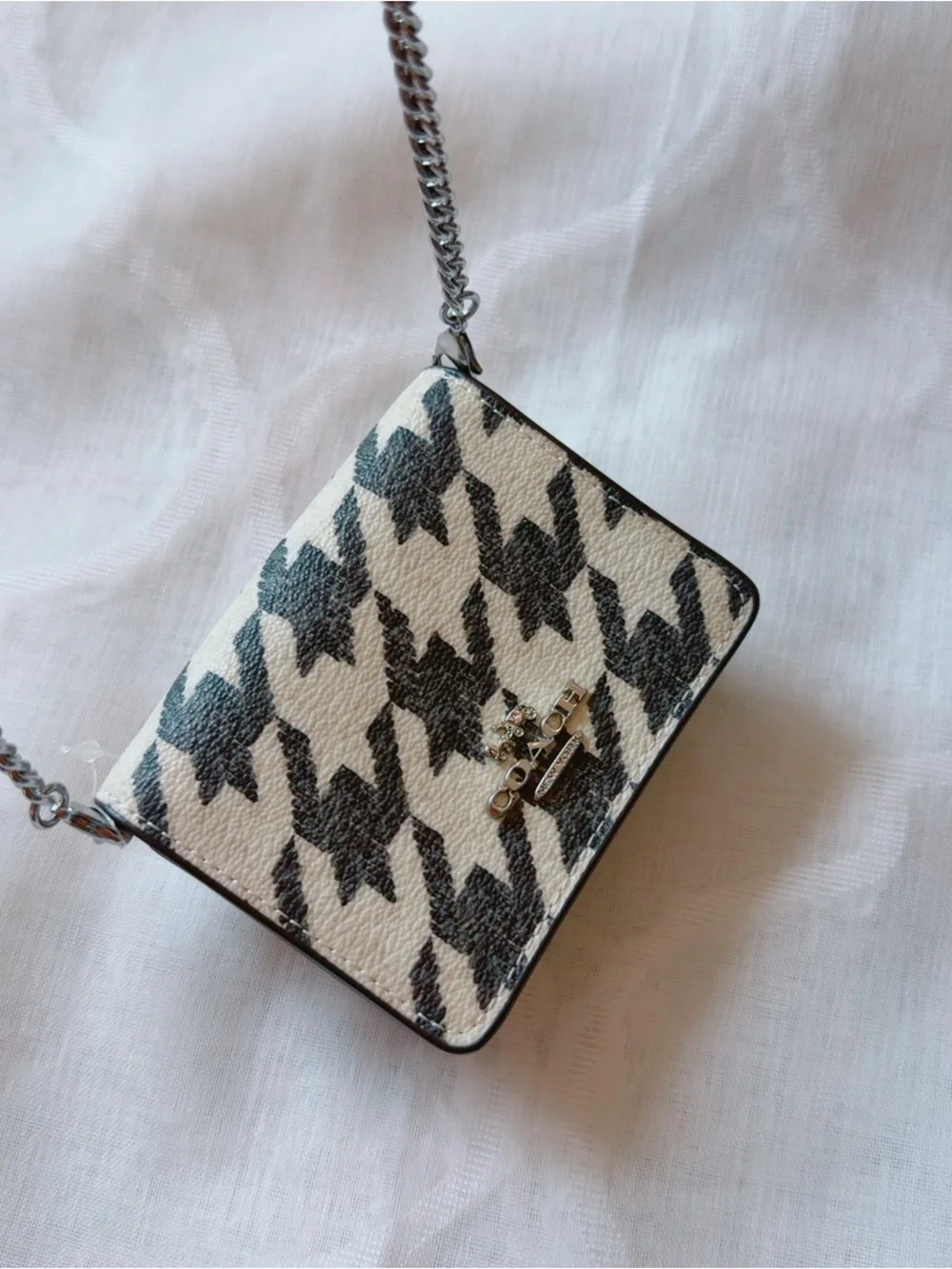 COACH Mini Wallet On A Chain CJ679 Houndstooth Print Brand New